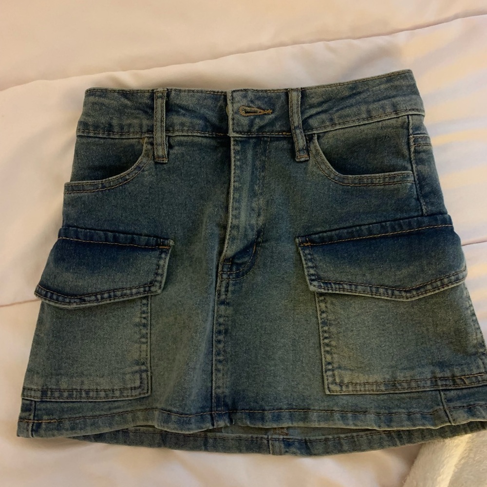 cargo mini jean skirt, size xx small